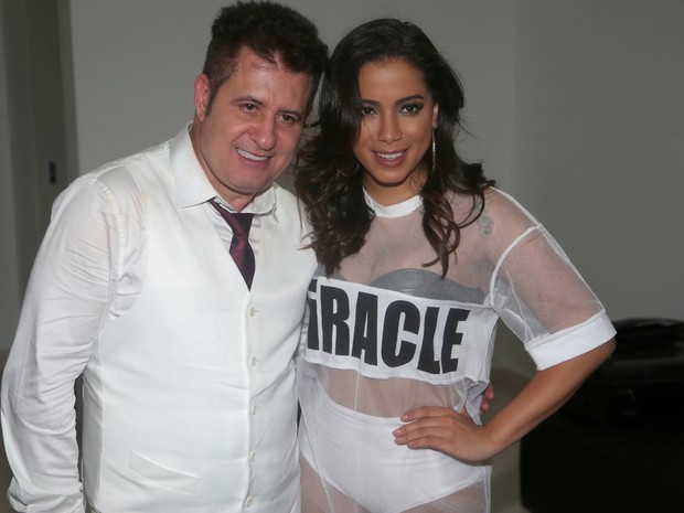 Marrone e Anitta em festa em Goiânia, em Goiás (Foto: Francisco Cepeda e Denilson Santos/ Ag. News)