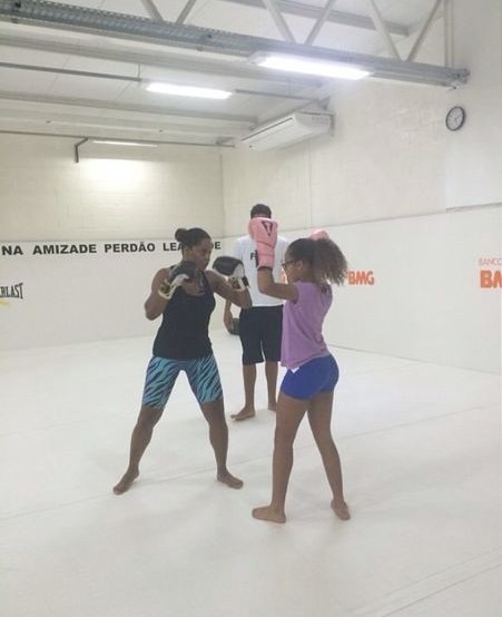 Adriana Bombom treinando com a filha Olivia Soares (Foto: Arquivo Pessoal)