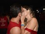 Ana Paula Renault beija muito Matheus Mazzafera em camarote