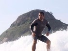 Leandro Hassum pratica surfe e mostra foto nas redes sociais