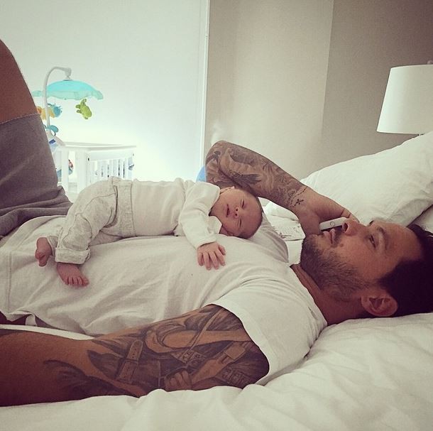 Flavio Mendonça com o filho (Foto: Reprodução/Instagram)