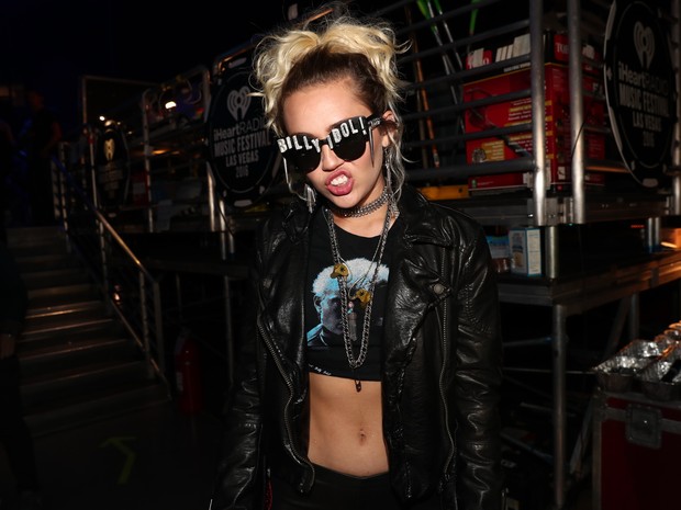 Miley Cyrus em festival de música em Las Vegas, nos Estados Unidos (Foto: Christopher Polk/ Getty Images/ AFP)