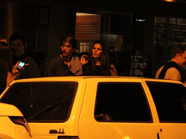 Daniella Sarahyba com o marido, Wolff Klabin, e amigos na Zona Sul do Rio (Foto: Rodrigo dos Anjos/ Ag. News)