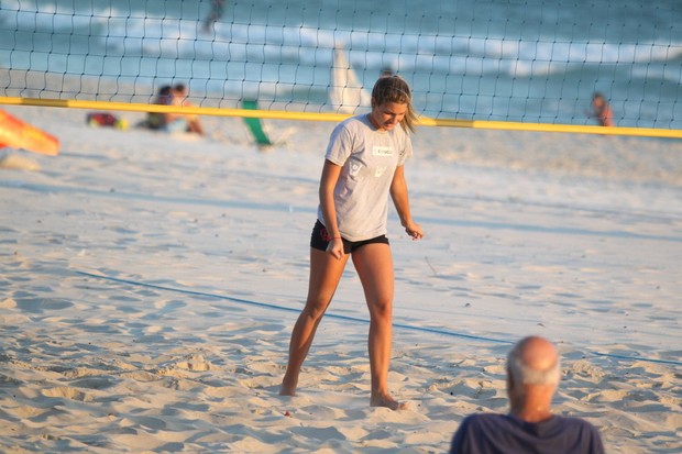 Sasha jogando voleibol (Foto: Delson Silva/ Ag. News)