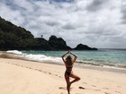 Gabi Lopes exibe boa forma em praia de Fernando de Noronha