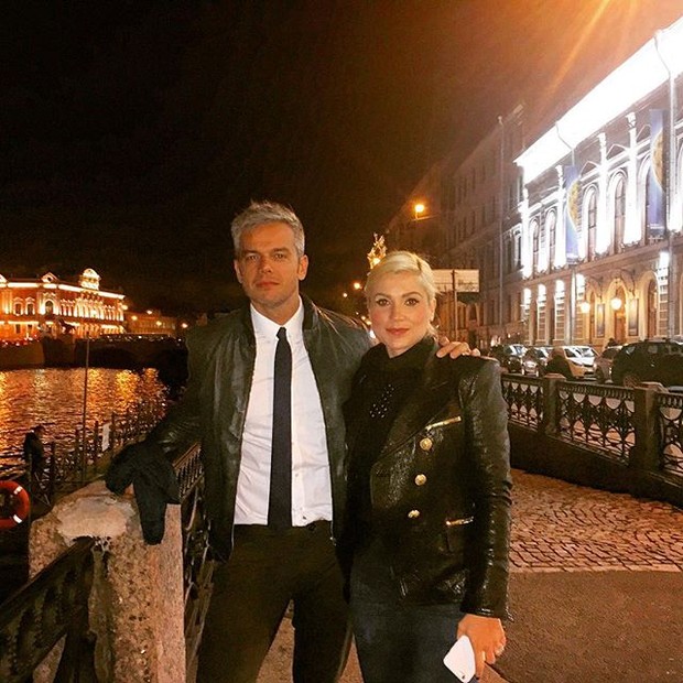 Otaviano Costa e Flávia Alessandra na Rússia (Foto: Reprodução/ Instagram)