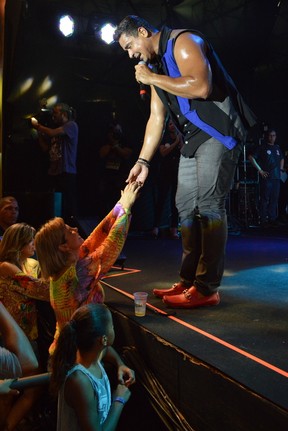 Carla Perez e Xanddy em show em Salvador, na Bahia (Foto: Felipe Souto Maior/ Ag. News)