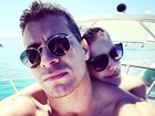 Thiago Martins curte férias em alto mar com Paloma Bernardi