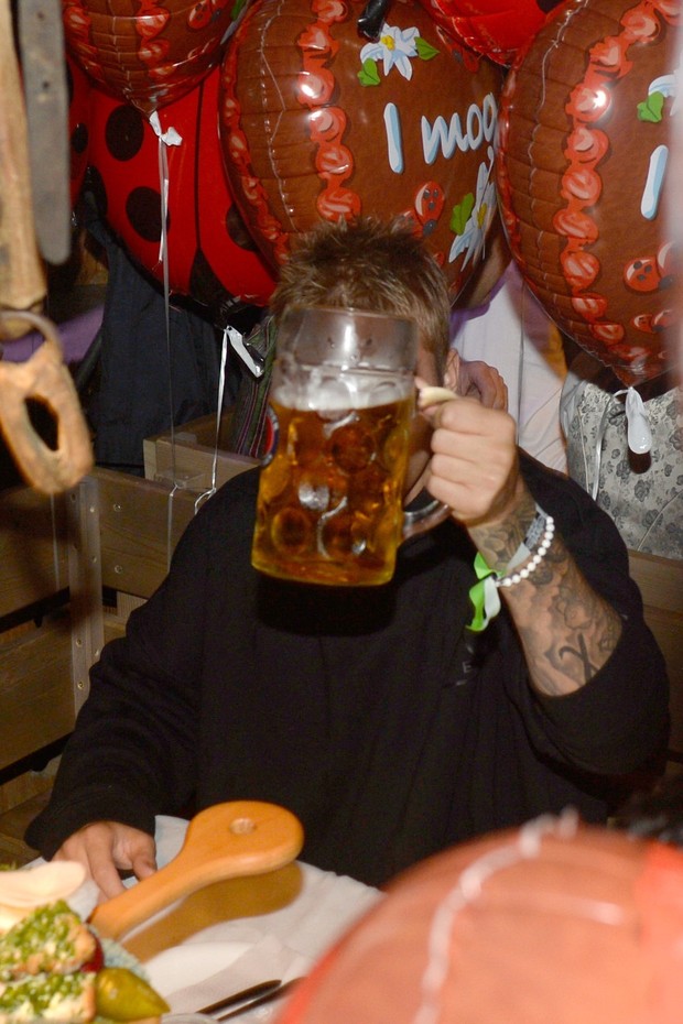 Justin Bieber em festa em Munique, na Alemanha (Foto: AKM-GSI/ Agência)