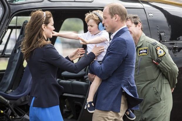 Kate Middleto, Príncipe George e Príncipe William (Foto: RICHARD POHLE / POOL / AFP)
