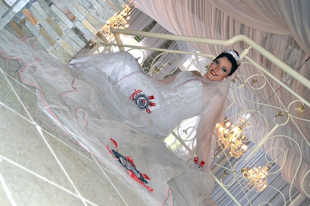 Vestido de noiva do Corinthians (Foto: Andrey / Divulgação)