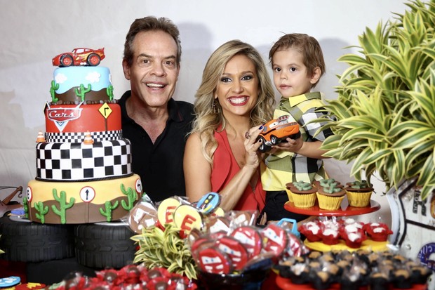 Danny Cakes - Bolo tema maquiagem pros 25 anos da