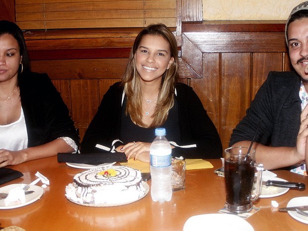 Mariana Rios em restaurante na Zona Oeste do Rio (Foto: Marcos Ferreira/ Foto Rio News)