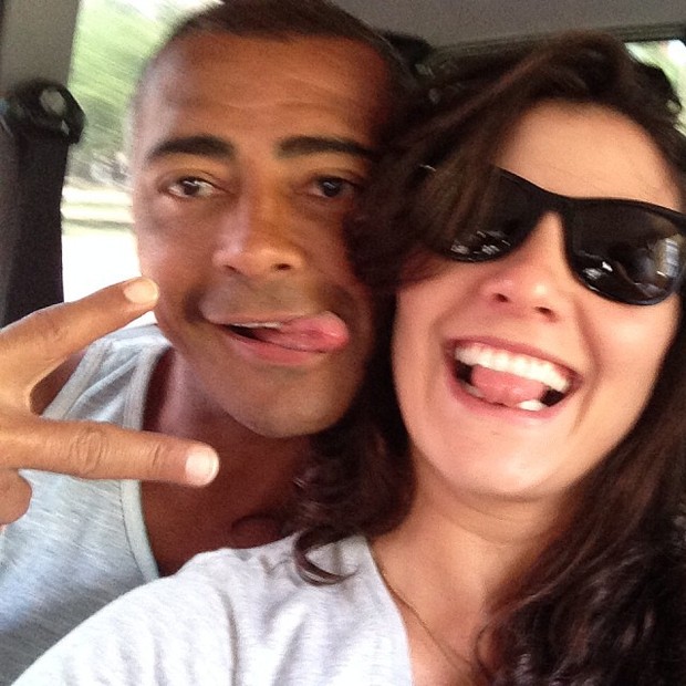 Romário posta foto com morena (Foto: Instagram / Reprodução)