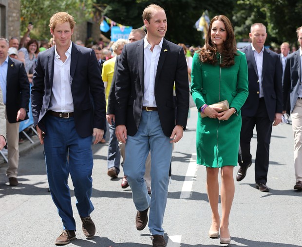 Os Príncipes Harry, William e Kate Middleton (Foto: AKM/GSM Brasil)