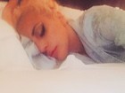 Lady Gaga mostra momento de intimidade na cama antes de dormir