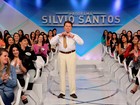Sílvio Santos 'causa' ao trocar de roupa no palco e repercute na web