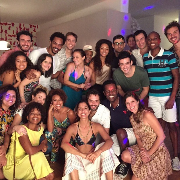 Camila Pitanga comemora aniversário com famosos (Foto: Instagram/ Reprodução)