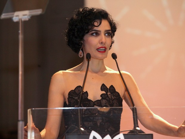 Letícia Sabatella em premiação em São Paulo (Foto: Leo Franco/ Ag. News)