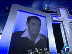 Televisa realiza missa lotada pela morte de Roberto Bolaños