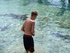 Justin Bieber ameaça mergulho com tubarões