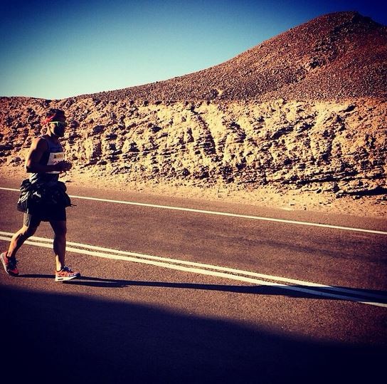 Bruno Gagliasso participa de corrida de 6km no deserto do Atacama (Foto: Instagram / Reprodução)