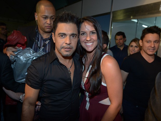 Zezé Di Camargo e Graciele Lacerda em bastidores de show em em Goiânia (Foto: Francisco Cepeda/ Ag. News)