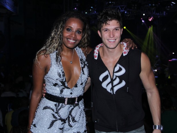 Roberta Rodrigues e Gabriel Mandergan em festa na Zona Sul do Rio (Foto: Rodrigo dos Anjos/ Ag. News)