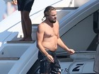 Sem camisa, Leonardo DiCaprio volta a exibir barriguinha saliente