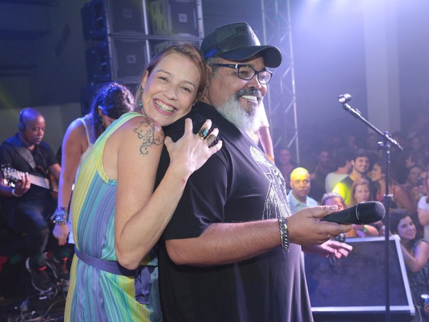 Luana Piovani e Jorge Aragão em festa na Zona Sul do Rio (Foto: Reginaldo Teixeira/ Divulgação)
