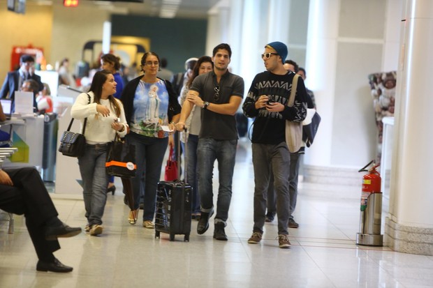 André Martinelli no aeroporto (Foto: Marcello Sá Barreto / AgNews)