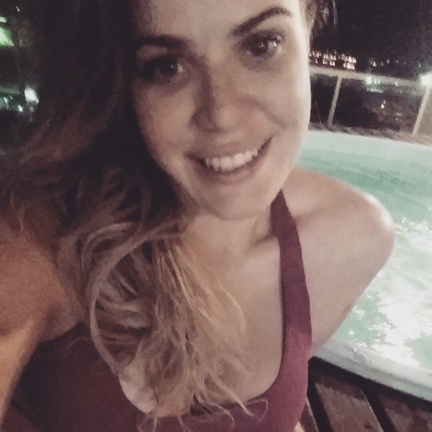 Ex-BBB Paulinha posa para selfie (Foto: Instagram/ Reprodução)