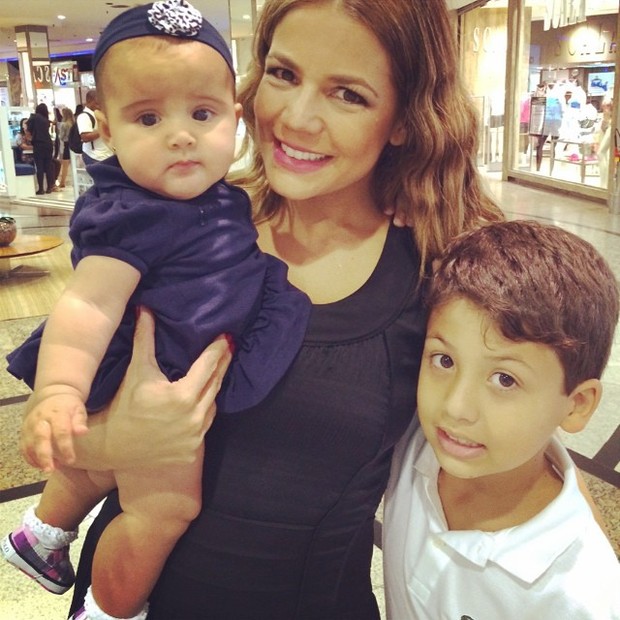 Nívea Stelmann com os filhos (Foto: Instagram / Reprodução)