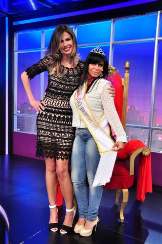 Luciana Gimenez recebe Gretchen no programa Luciana By Night (Foto: WAYNE CAMARGO/REDETV!)