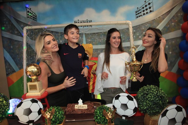 Mari Alexandre, Záion, Krizia e Tainá  (Foto: Marcos Ribas/Brazil News)