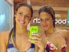 Bia e Branca Feres fazem selfie de biquíni: 'Sequinhas'