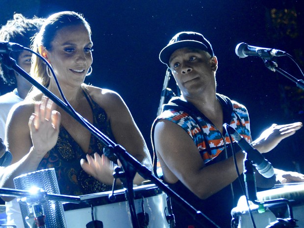 Ivete Sangalo e Márcio Victor em show em Salvador, na Bahia (Foto: André Carvalho/ Ag. Haack)