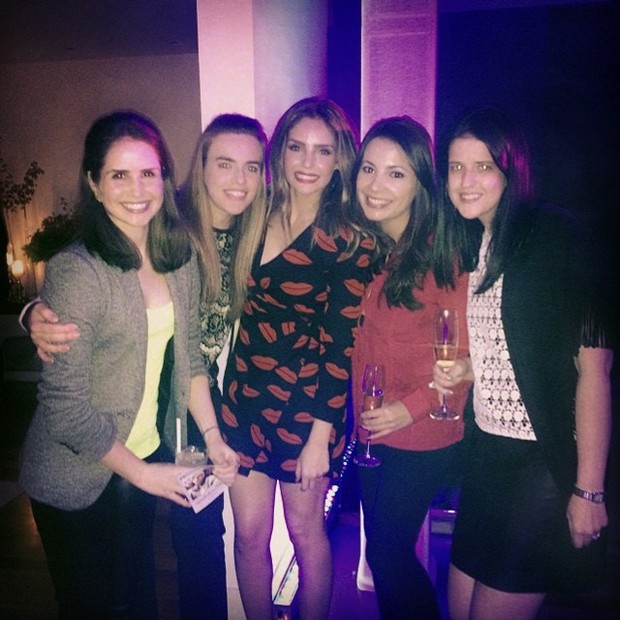 Carol Celico posa com amigas (Foto: Instagram)