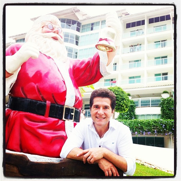 Daniel posa com papai noel (Foto: Instagram / Reprodução)