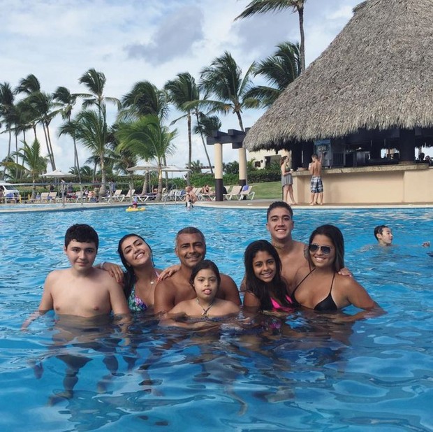 Romário com os filhos em resort em Punta Cana, no Caribe (Foto: Reprodução/Instagram)