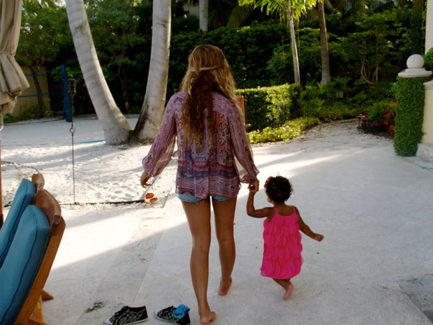 Beyoncé com a filha Blue Ivy (Foto: Reprodução)