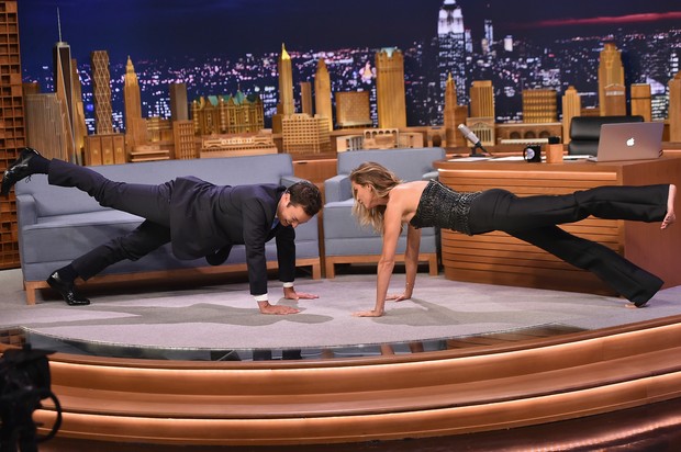 Gisele Bündchen com Jimmy Fallon no programa do apresentador em Nova York, nos Estados Unidos (Foto: Theo Wargo/ Getty Images/ AFP)