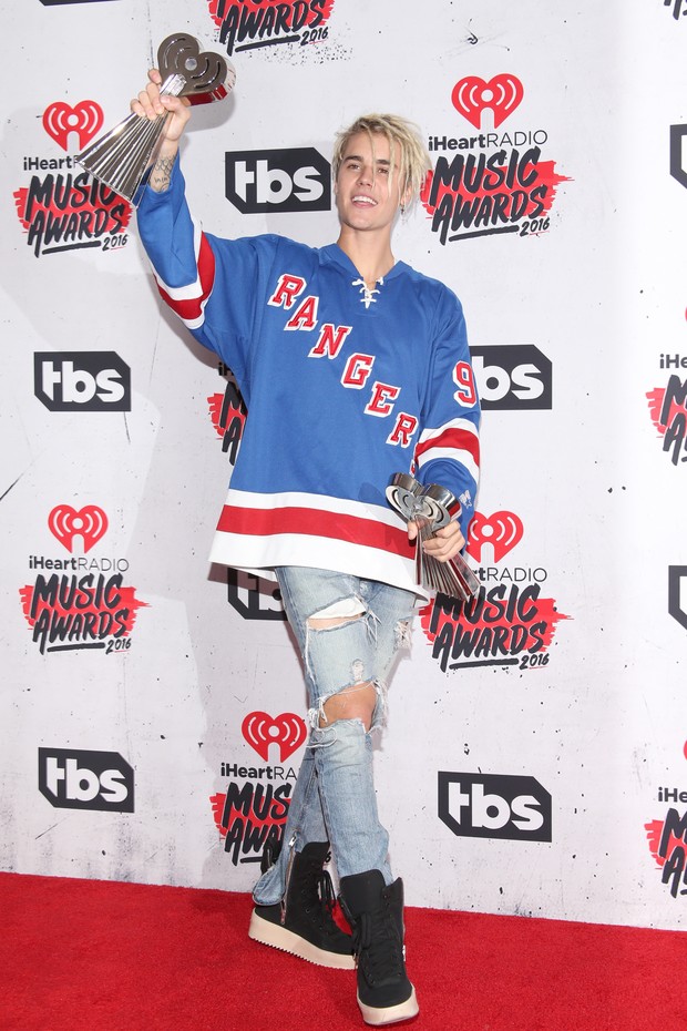 Justin Bieber no iHeartRadio Music Awards (Foto: Getty Images)