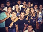 Bruno Gissoni e Yanna Lavigne vão à festa no Rio