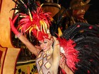 Ex-BBB Fabiana desfila no carnaval de SP com fantasia de R$ 60 mil