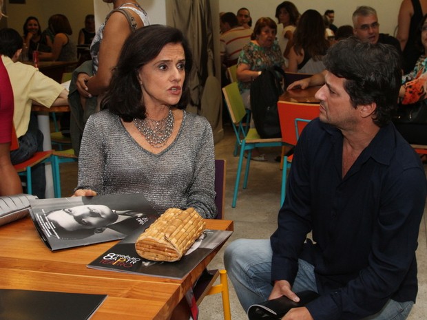 Marieta Severo e Marcelo Serrado em prêmio de teatro na Zona Norte do Rio (Foto: Anderson Borde/ Ag. News)