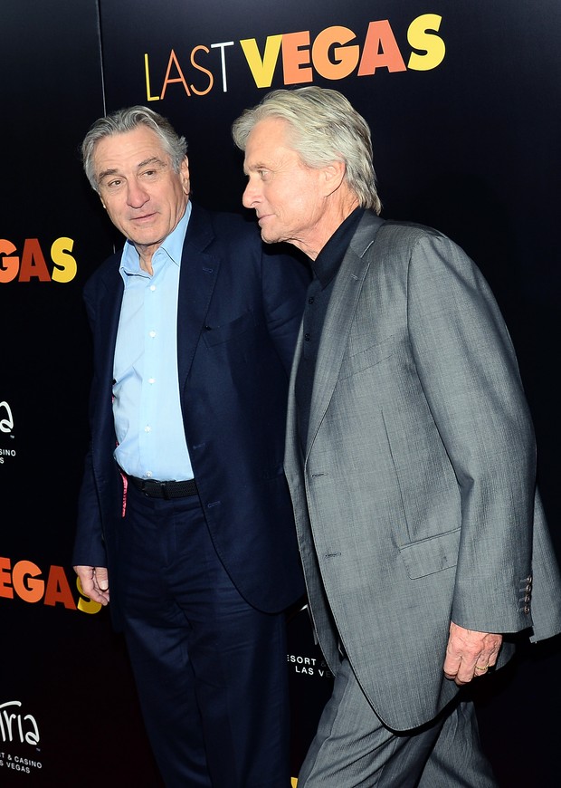 Robert De Niro e Michael Douglas (Foto: ETHAN MILLER / GETTY IMAGES NORTH AMERICA / AFP)