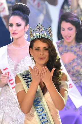 Rolene Strauss, Miss África do Sul, ganha o Miss Mundo 2014 (Foto: AFP)