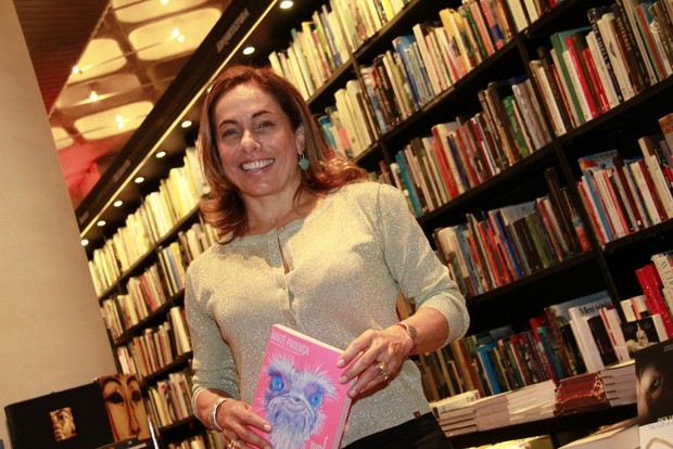 Cissa Guimarães no lançamento do livro de Maitê Proença (Foto: Isac Luz / EGO)