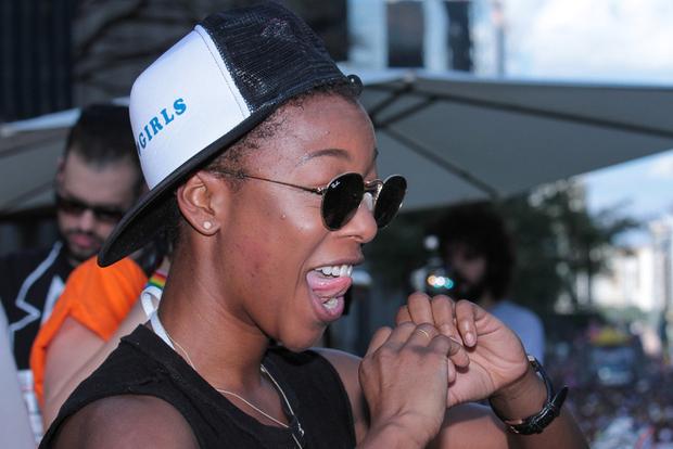 Samira Wiley, atriz da série Orange Is the New Black, na parada Gay (Foto: Raphael Castello/AgNews  )